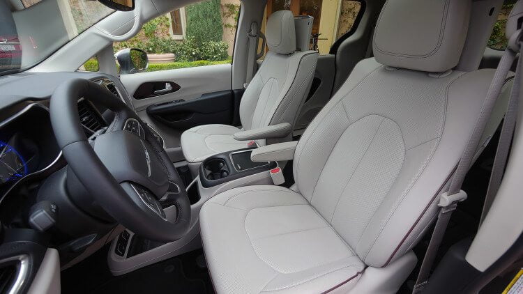 Chrysler Pacifica voorstoelen