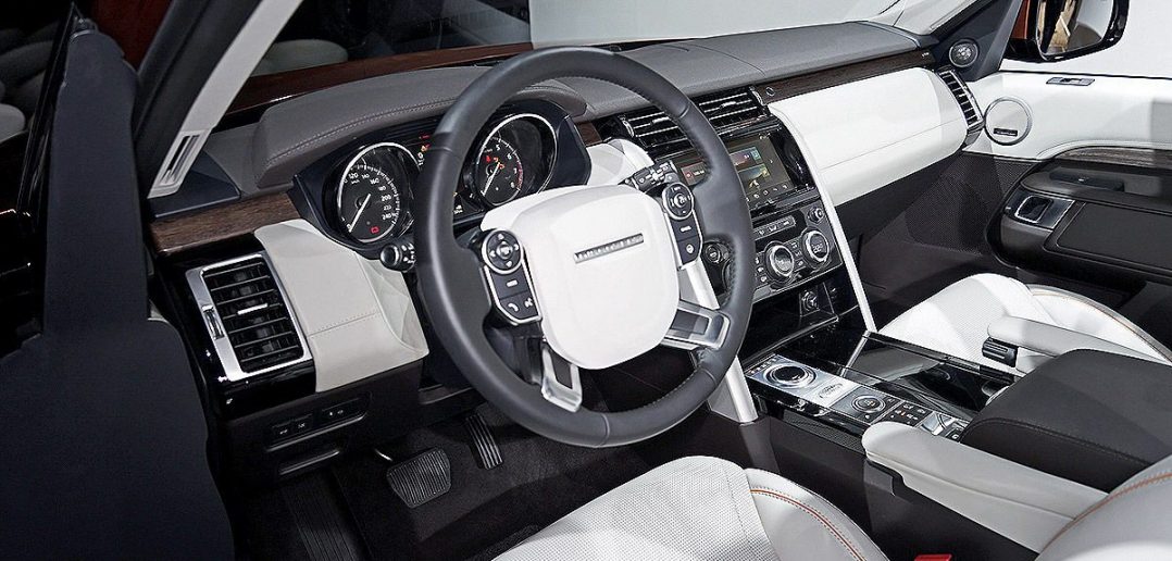 Land Rover Discovery dashboard