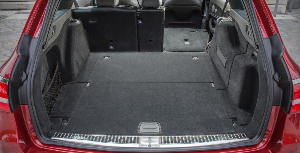 Mercedes E-klasse Estate achterbak