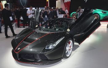 Verkoopfeest van Ferrari LaFerrari Aperta