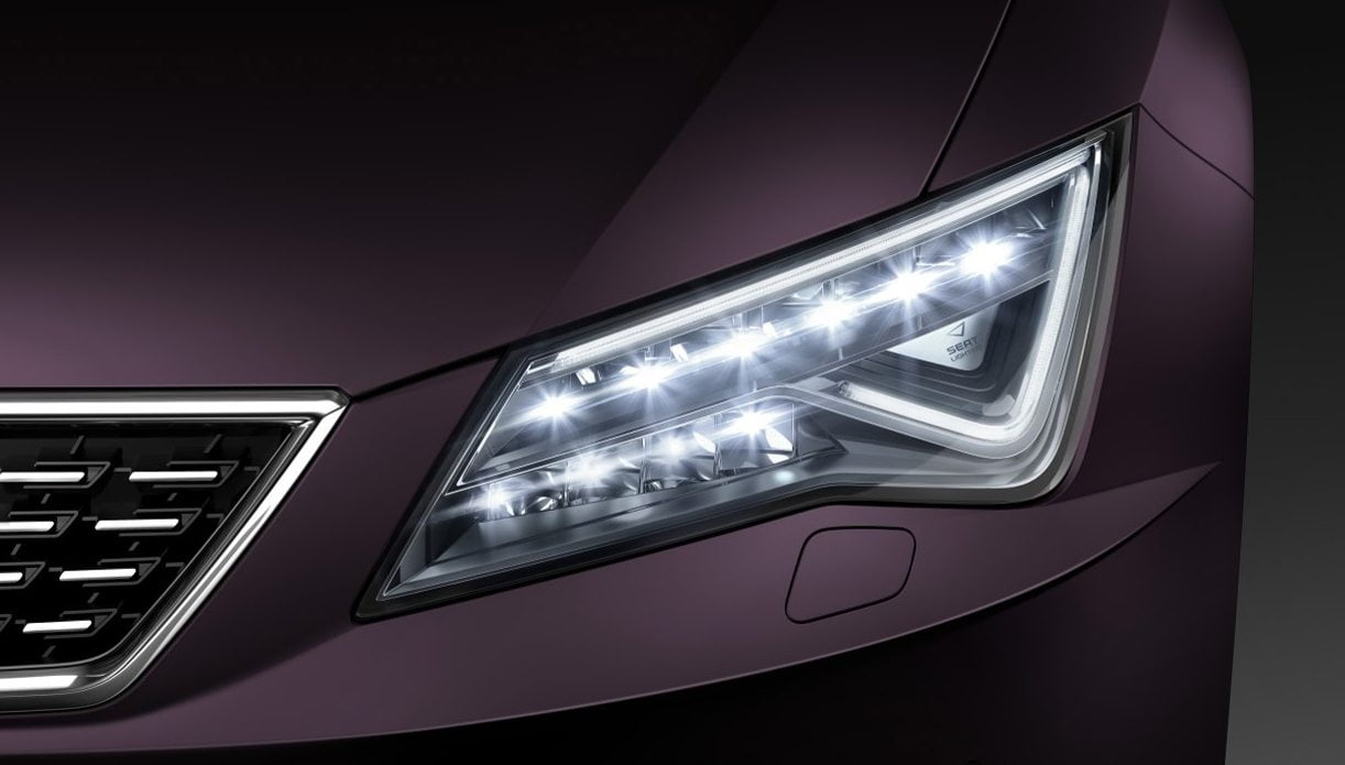 De vernieuwde Seat Leon 2017 koplamp