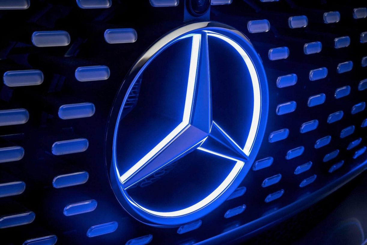Daimler davert door