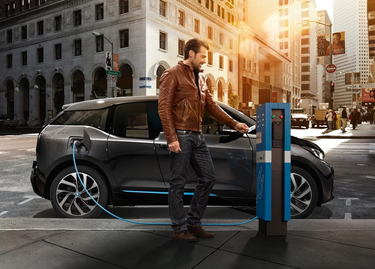 BMW: verkoop elektrische modellen in stroomversnelling