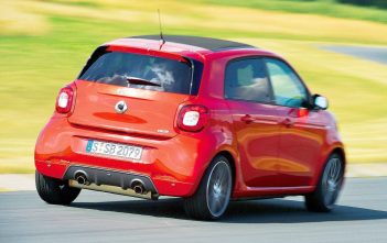 Smart Forfour Brabus op de weg