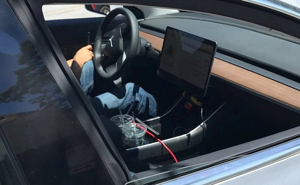 Tesla Model 3 houdt het simpel