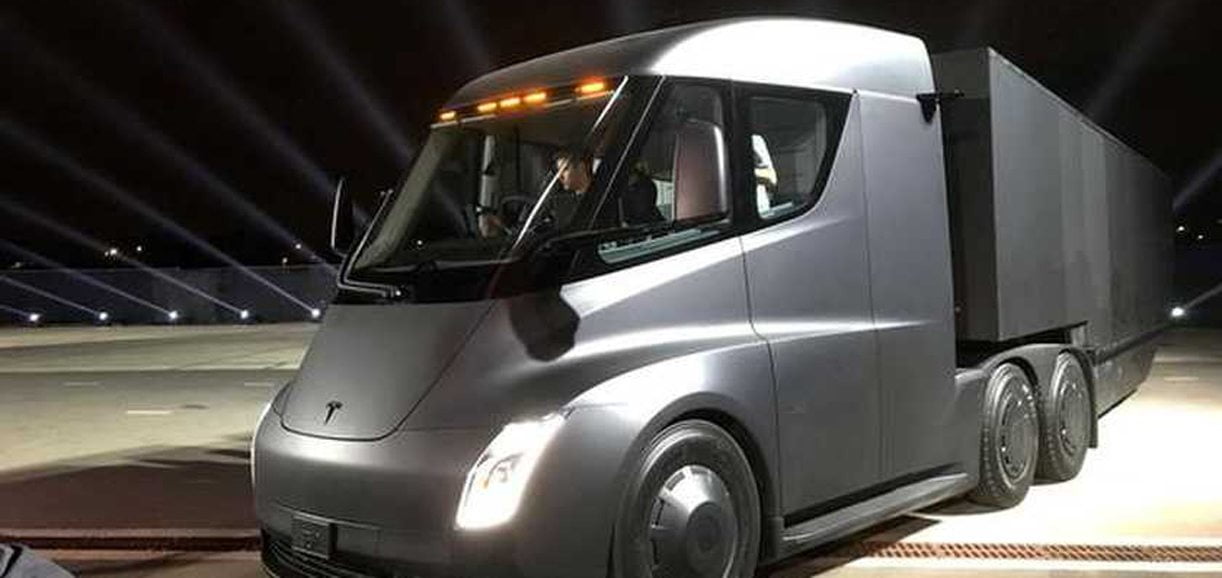 Tesla presenteert truck én sportwagen