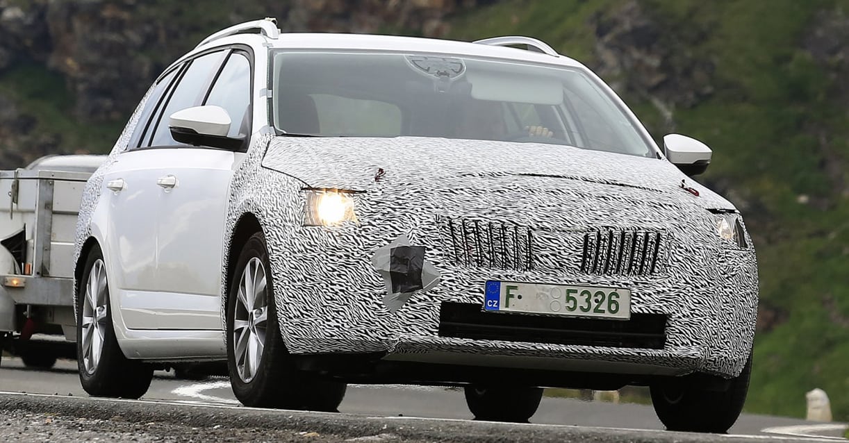 Nieuwe Skoda Octavia voor het eerst naar buiten