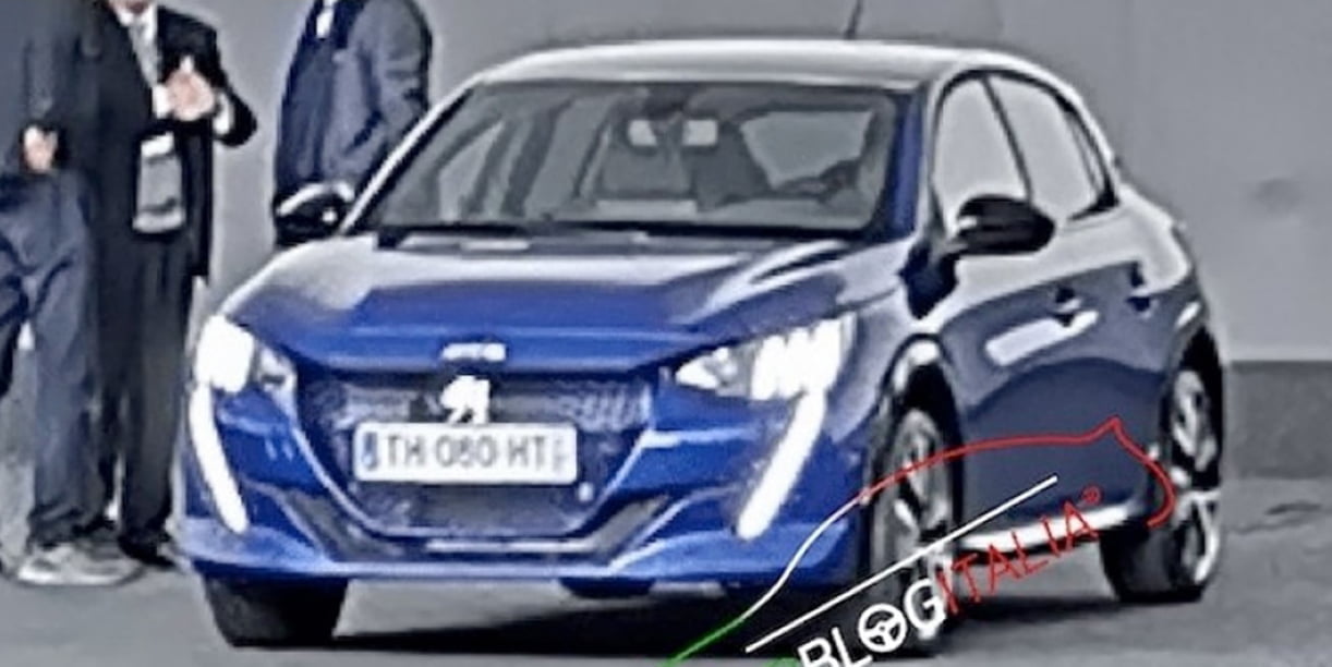Peugeot208betraptFotoshoot.jpg