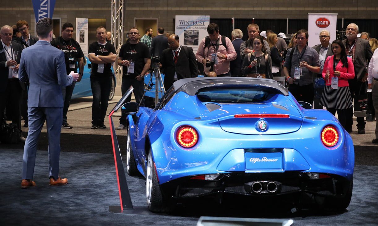 Alfa Romeo 4C Spider Italia Live