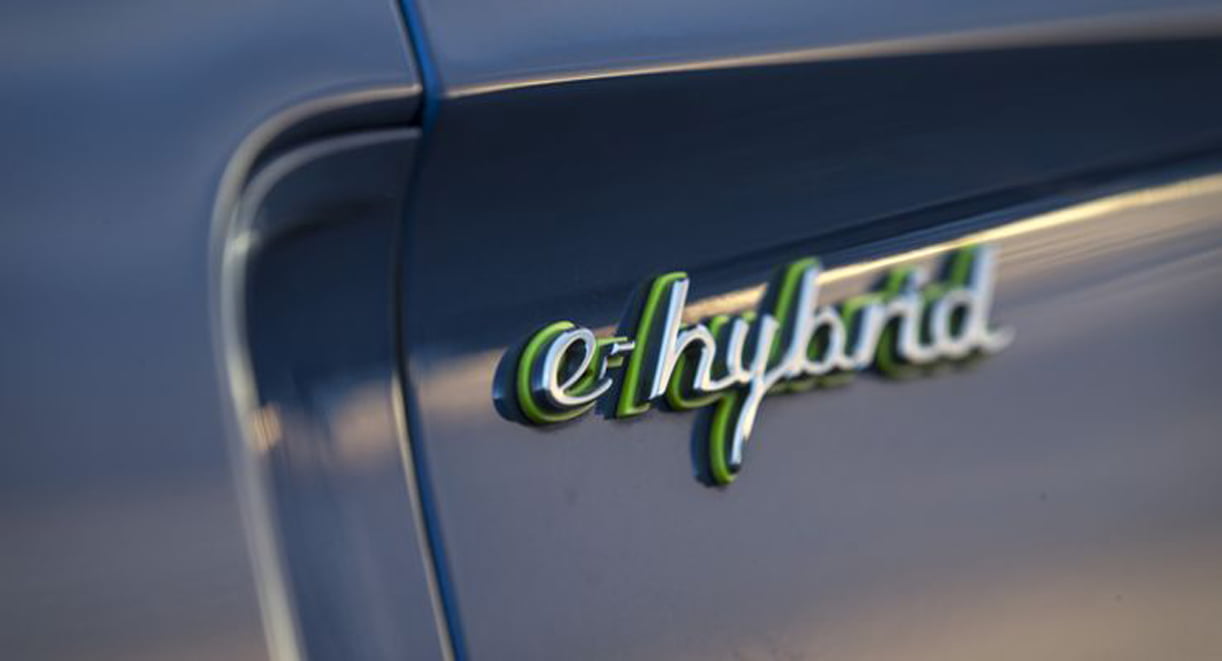 Porsche kondigt Cayenne Turbo S E Hybrid aan
