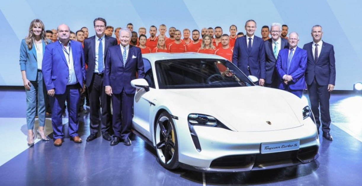 Porsche laat in Zuffenhausen historie de toekomst ontmoeten