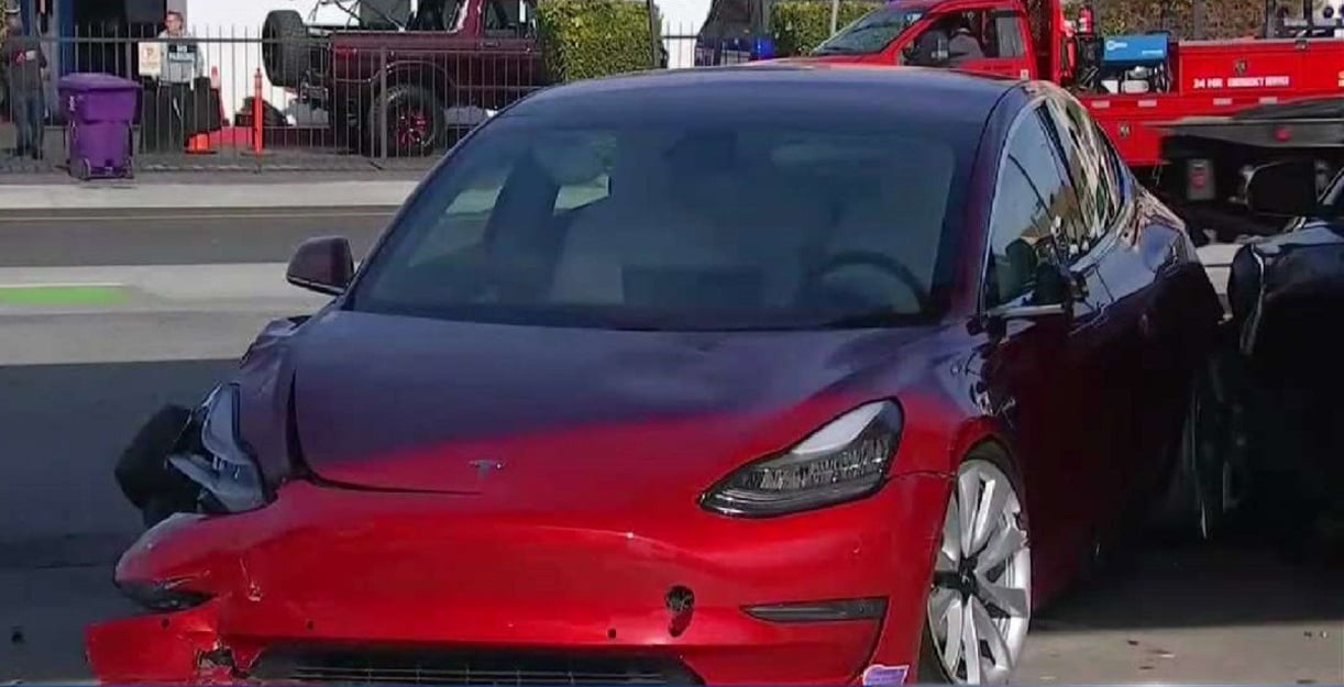 Veiligheidsautoriteit VS kijkt naar plotseling accelererende Tesla’s