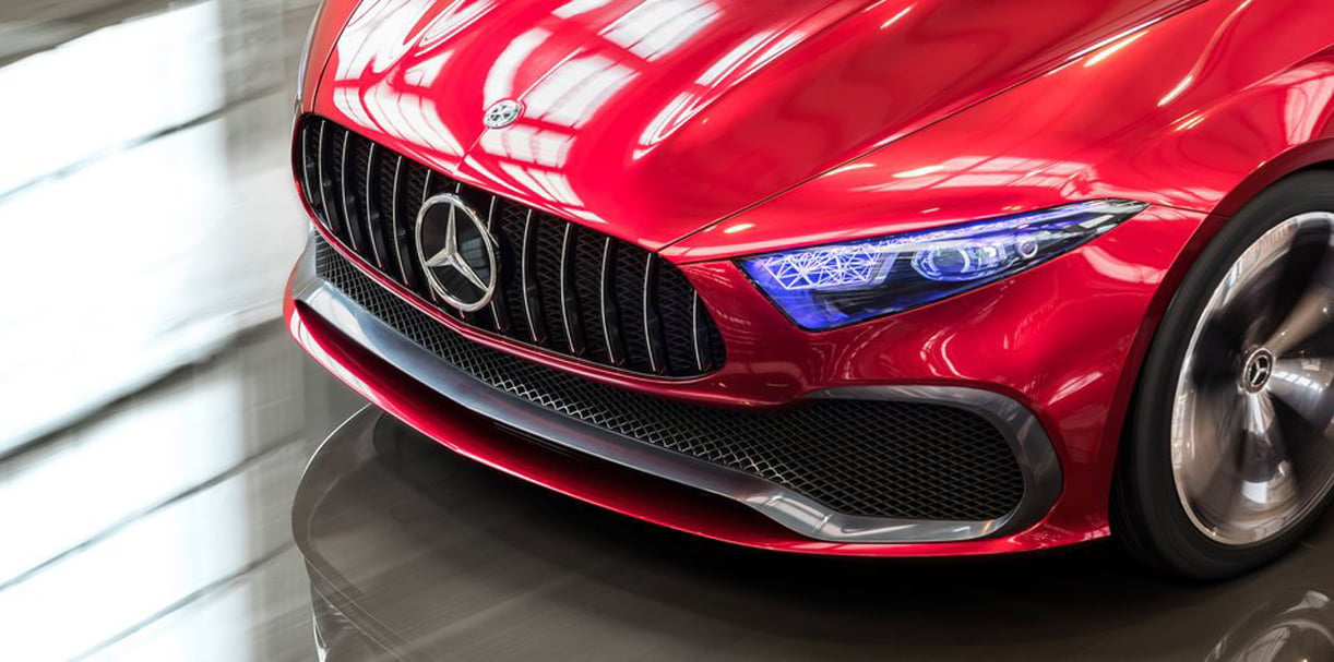Mercedes haalt broekriem aan en zet mes in gamma
