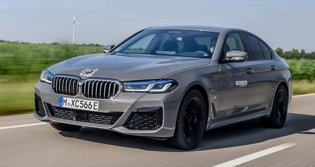 Primeur: rijden met BMW 545e xDrive prototype