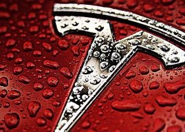 Tesla betaalt zaak af na dodelijk ongeluk met zelfrijdende auto