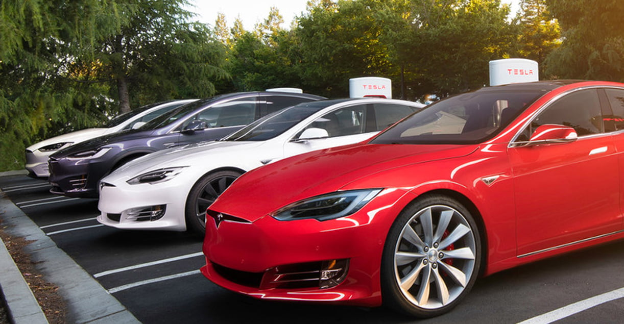 Tesla opent honderden nieuwe snelladers