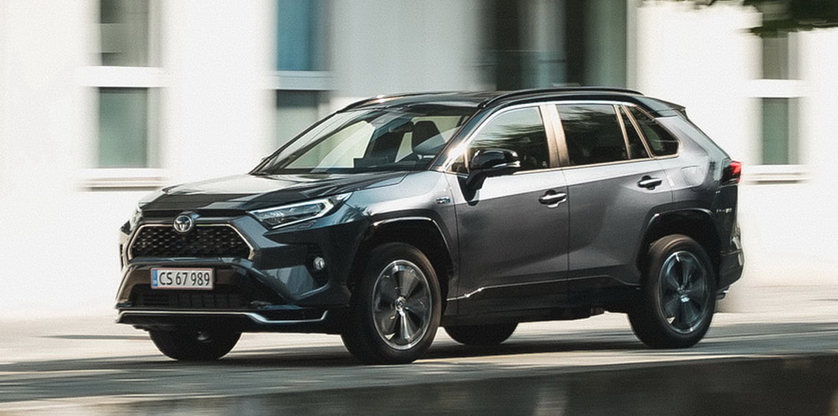 Veel elektrisch rij bereik voor een hoge prijs test Toyota RAV4 Plug