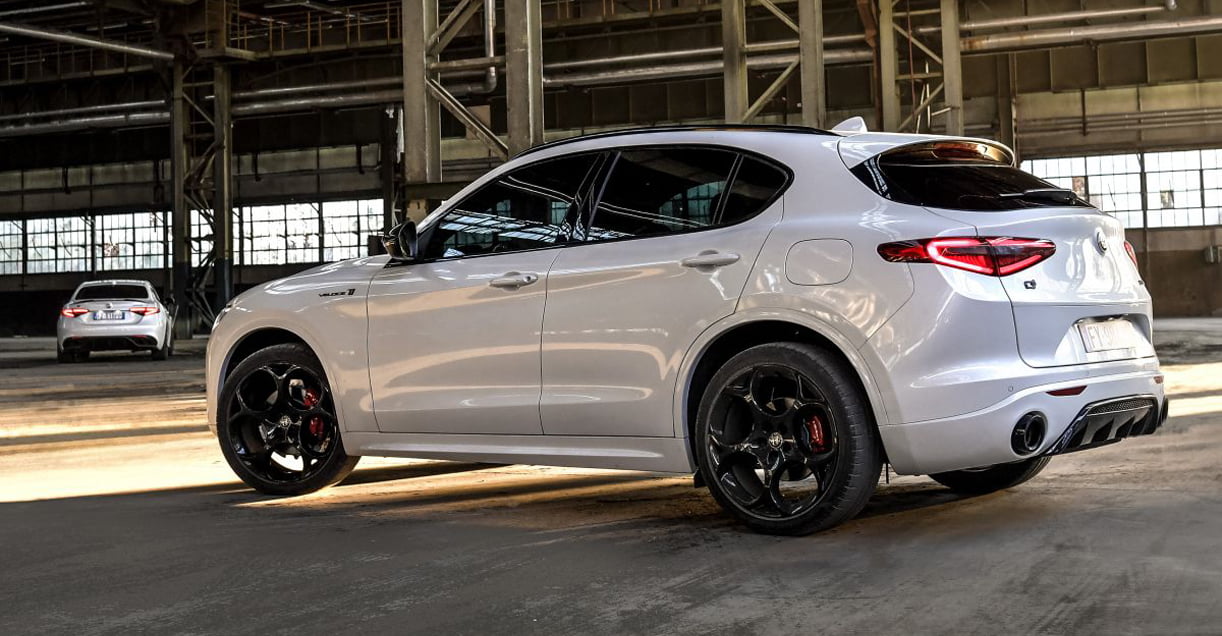 Prijs vergelijking Alfa Romeo Giulia en Stelvio Veloce Ti