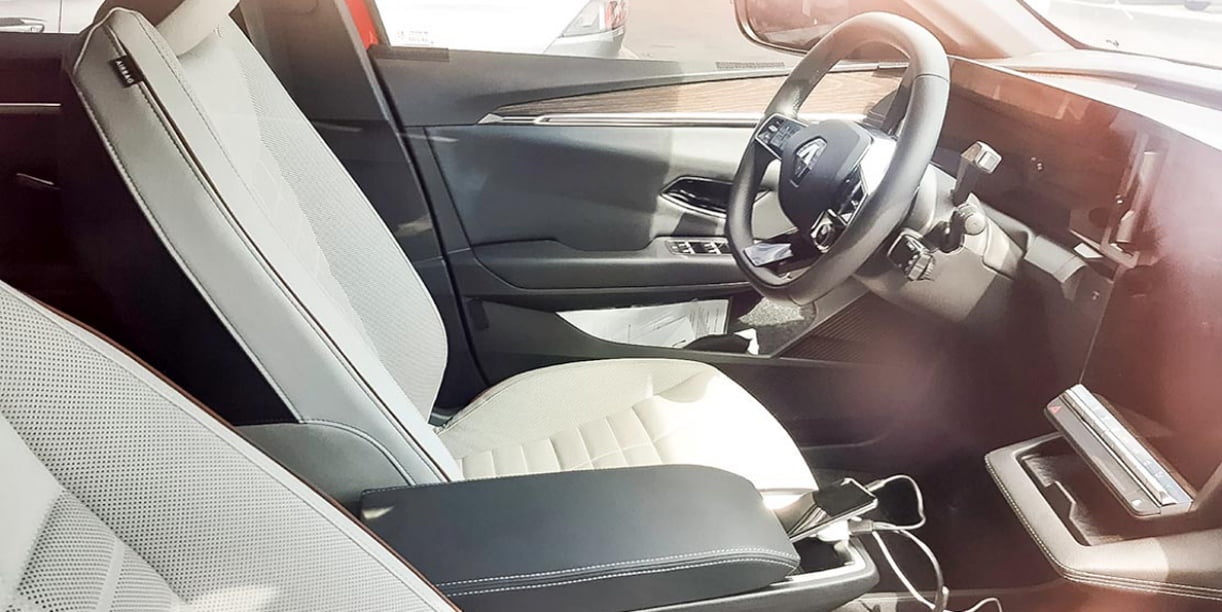Betrapt: Renault Mégane E-Tech Electric inside