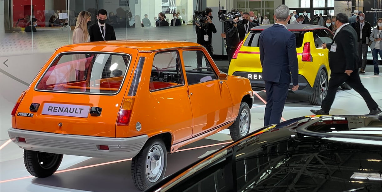 Oude en nieuwe Renault 5 zij aan zij in München