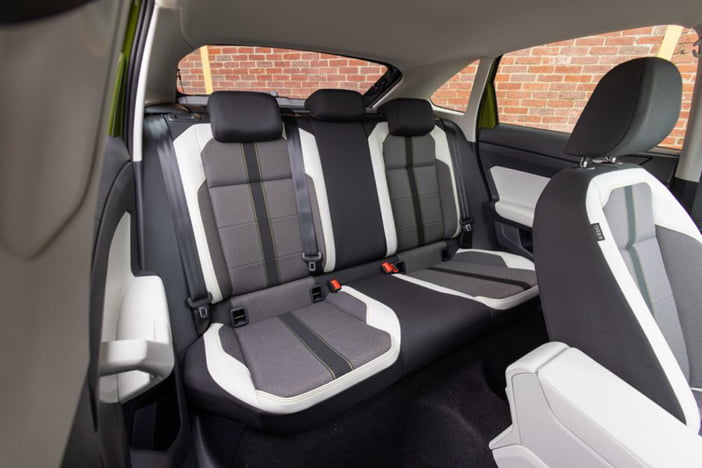 Peugeot2008VolkswagenTaigoTest10