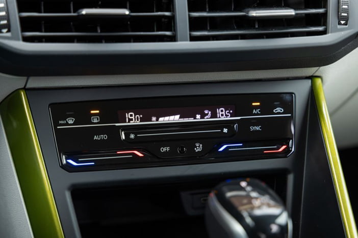 Peugeot2008VolkswagenTaigoTest13