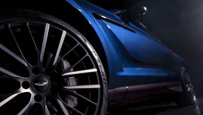 AstonMartinDBX707b