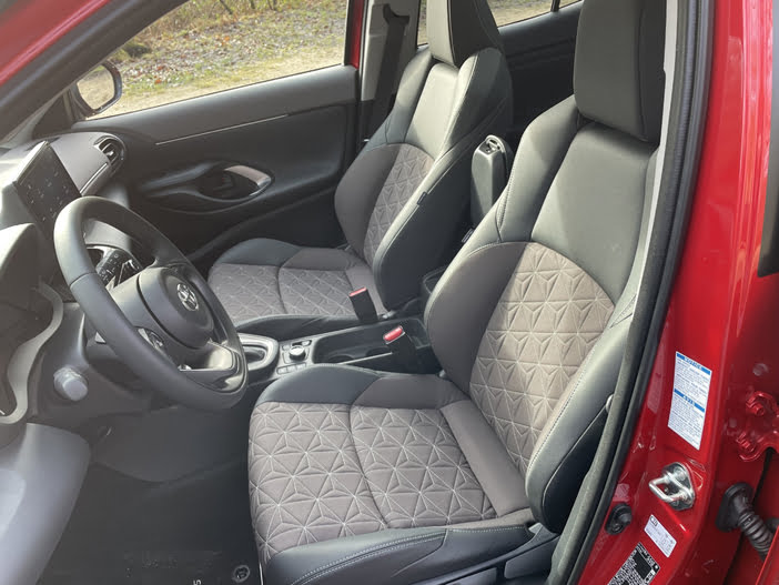 HondaHRVtoyotaYarisCrossTest16
