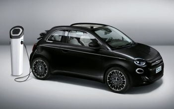 Fiat500eLaPrimaByBocelli3