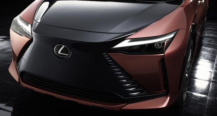 LexusRZ450e3