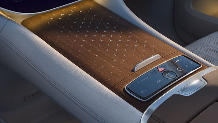MercedesBenzEQSsuv14