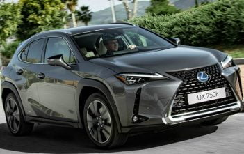Lexus introduceert een bijgepunte UX 250h LexusUX250hBijgepunt