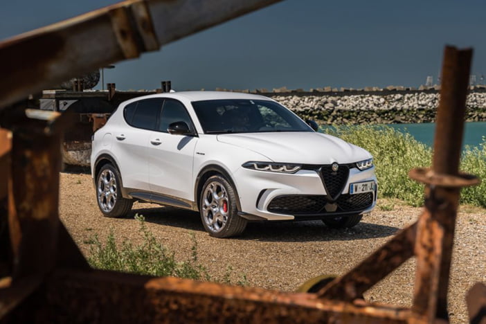 AlfaRomeoTonaleMercedesBenzGLAtest2