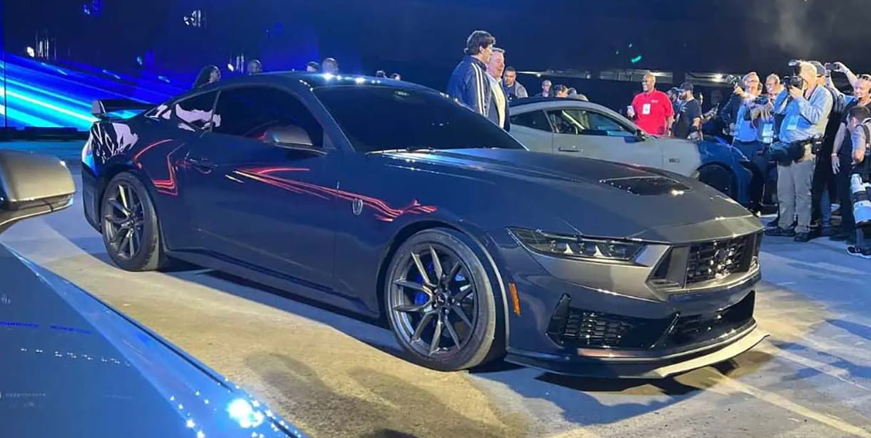 Nieuwe Ford Mustang is een ouderwets brullende muscle car FordMustang2
