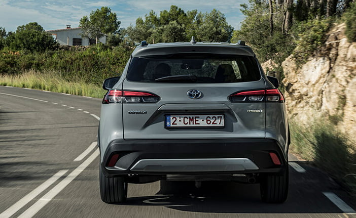 ToyotaCorollaCrossTest12