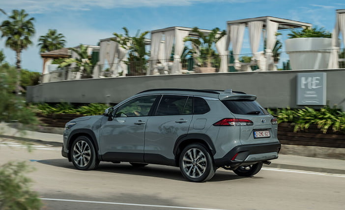 ToyotaCorollaCrossTest13
