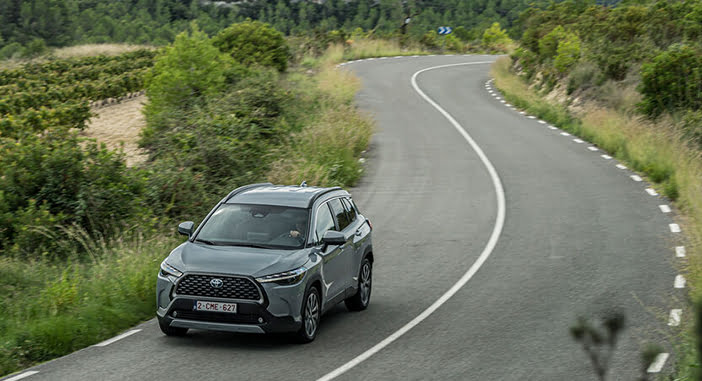 ToyotaCorollaCrossTest14