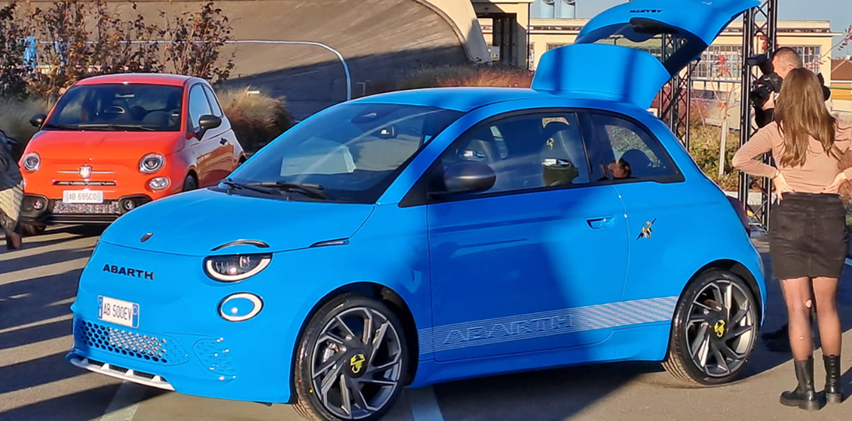 Prijs vergelijking Abarth 500e Abarth500eLivePrijs3