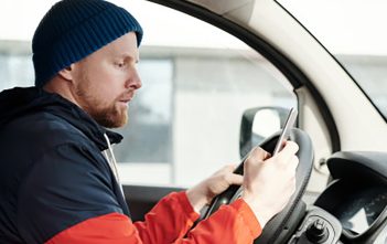 58% Nederlanders gebruikt telefoon achter het stuur AppenAchterHetStuur