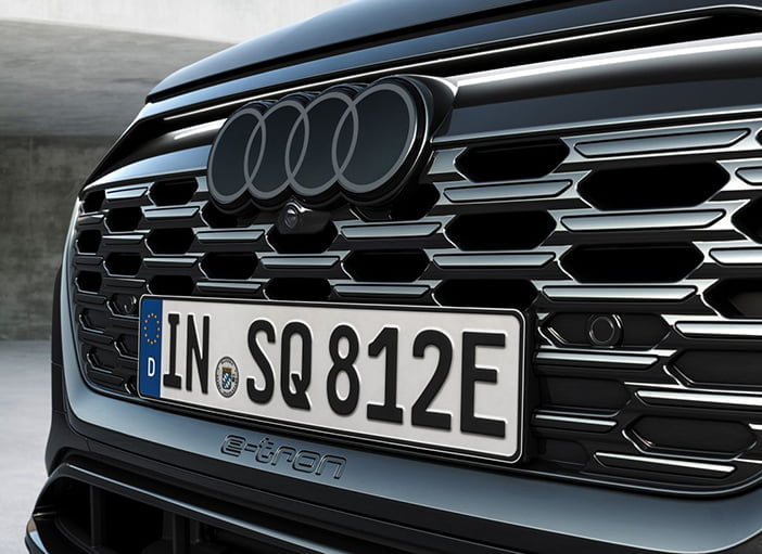 AudiQ8eTron11