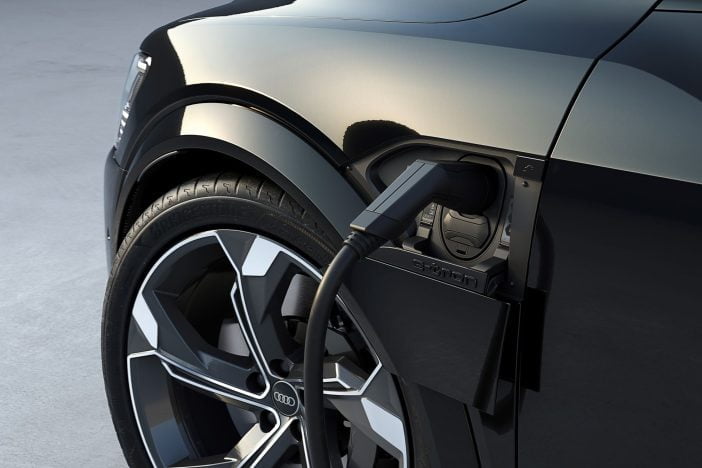 AudiQ8eTron23