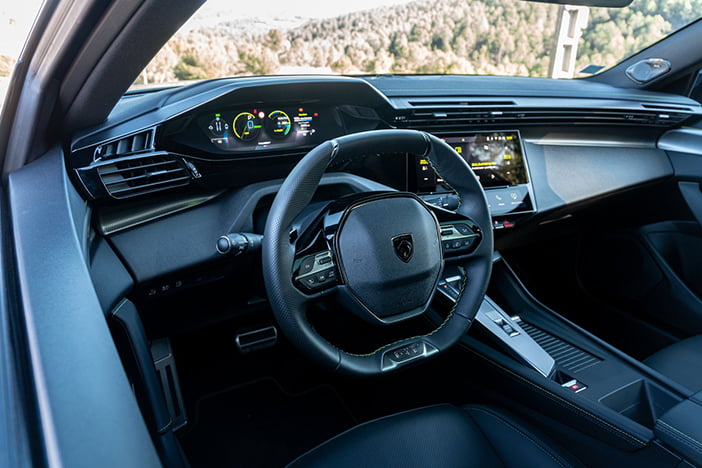 Peugeot408test11