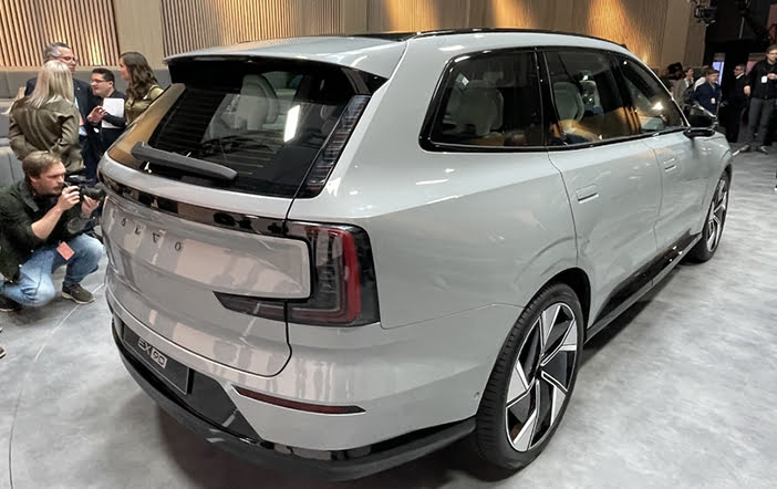 VolvoEX90Live18