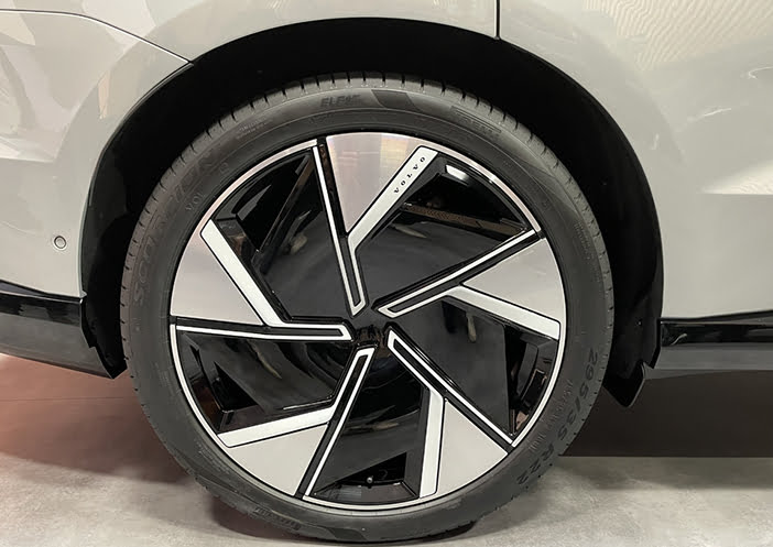 VolvoEX90Live20