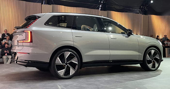 VolvoEX90Live29