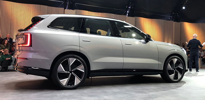 VolvoEX90Live6
