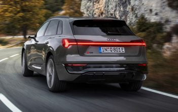 AudiQ8eTron35