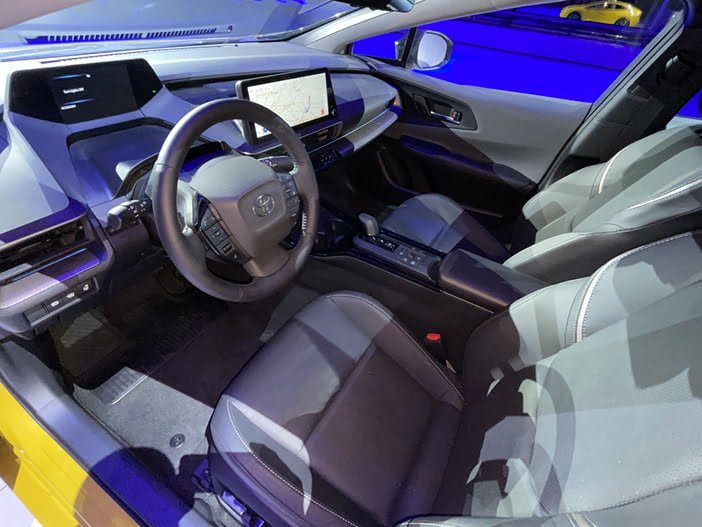 ToyotaPriusLive15