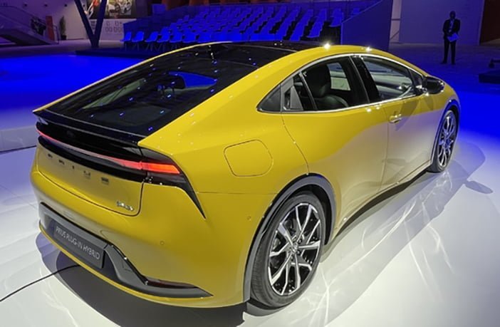 ToyotaPriusLive17