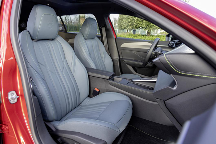 Peugeot408RenaultAustral16